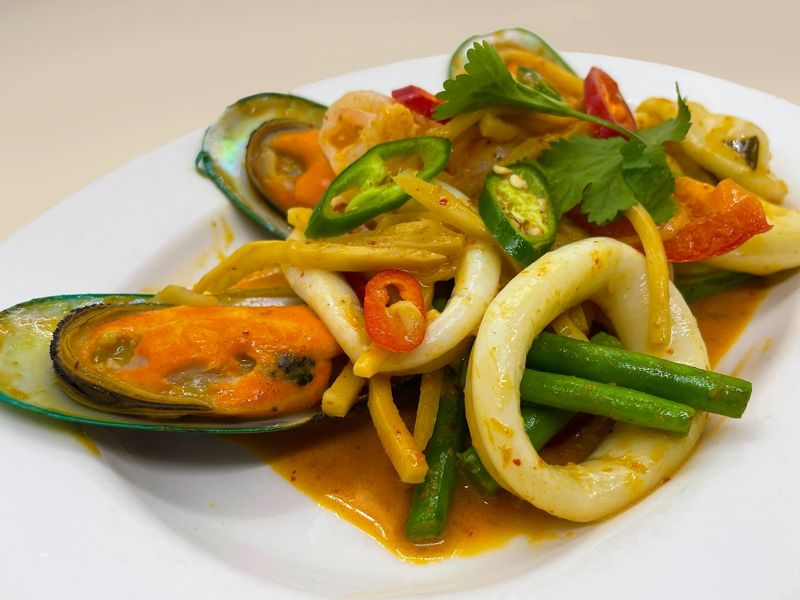 Seafood in aromatic Thai herbs